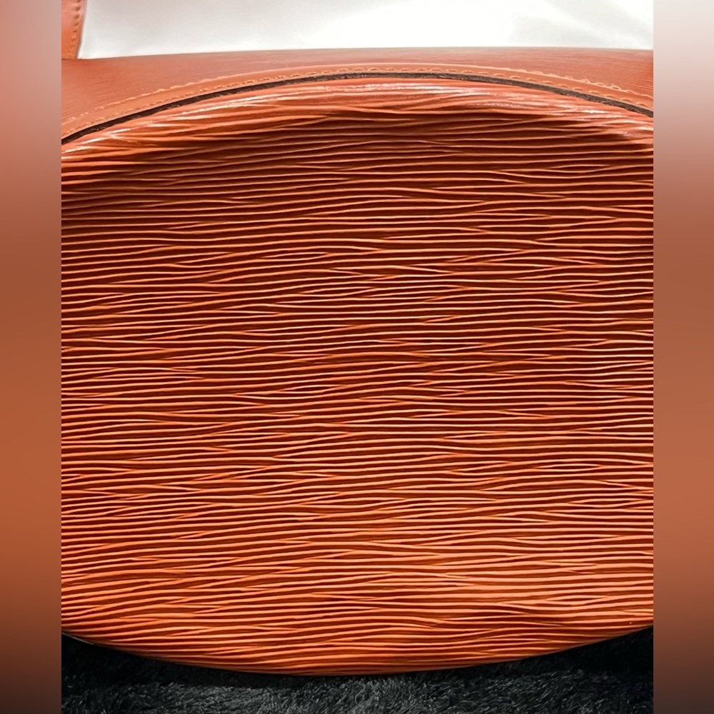 Louis Vuitton
Epi Leather Saint Jacques GM Vintage  SOLD - Picture 9 of 15